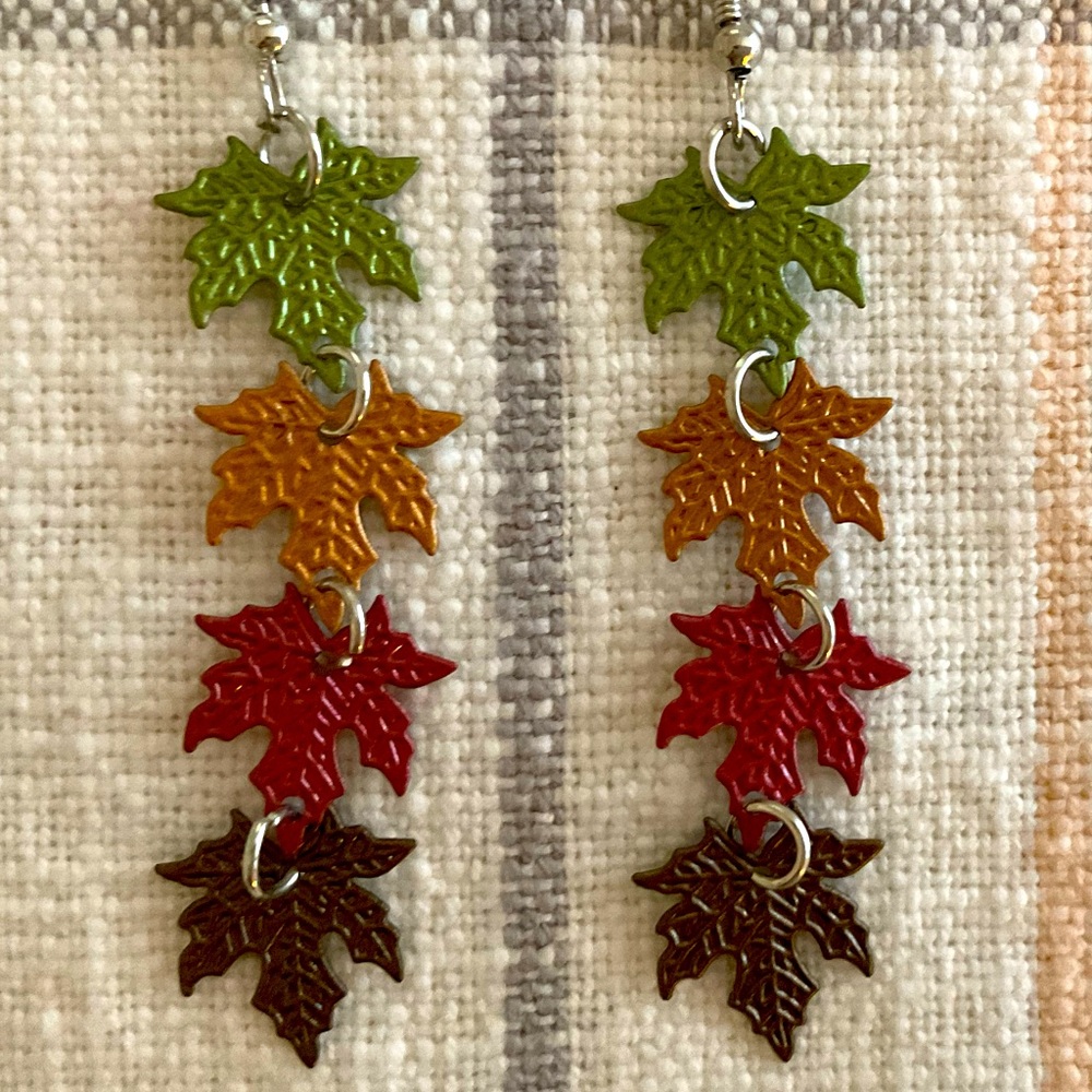 Fall🍂🍁🍃Earrings - Picture 3 of 4